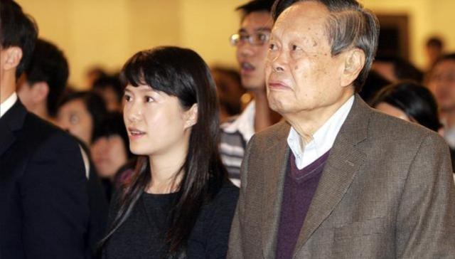 杨振宁离世2天，令人担心的事情出现了，原来翁帆一个字都没说错