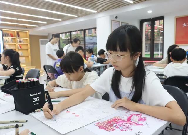 青春助力“百千万工程” ｜广州城市理工学院“璀璨之星”实践团:当非遗遇上AI，传统与科技的美学对话