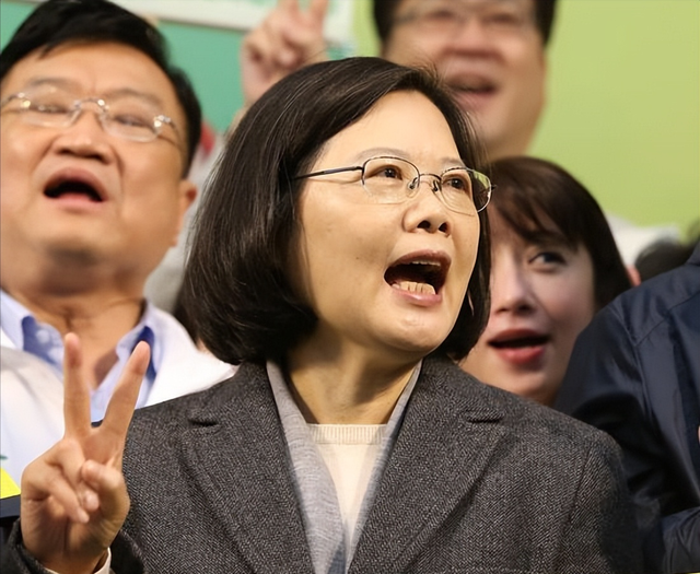 特朗普通告全球，解决台湾问题	，中国自己决定，外交部的回应亮了