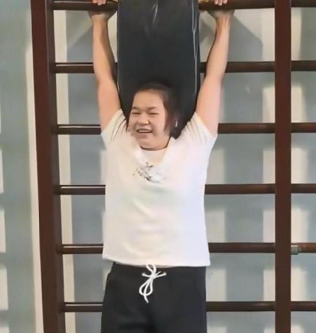 离过年不到1月，全红婵高调传出大喜讯，让人担心的事还是发生了