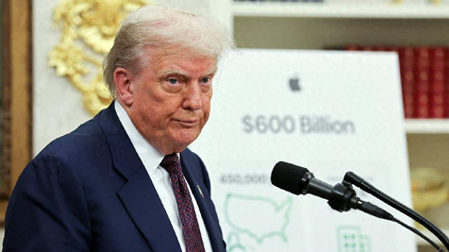 神秘货轮现身港口	，集装箱布满导弹发射管，中国低成本武库舰？