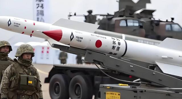 在中日关系敏感时期，他竟然率团赴日访问	，为了刷存在感毫无底线