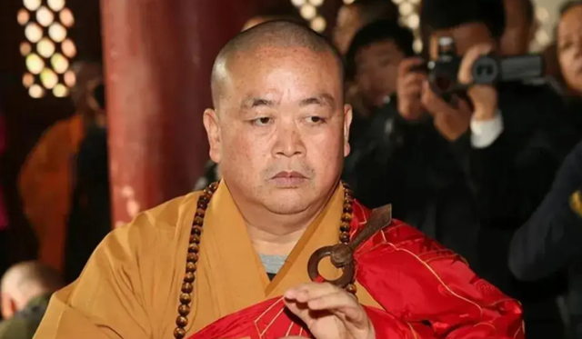 又一名人公开“声援”释永信！不料却被扒了个底朝天，家暴还重婚