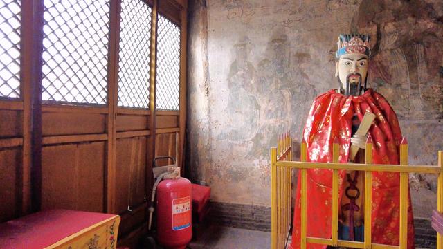 洪洞商山庙：让看让拍不让修复，一座古建，两层壁画