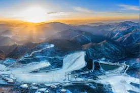 “家门口寻雪”：浙江“滑雪”美团搜索量增39% 雪场酒店寒假已约满图片