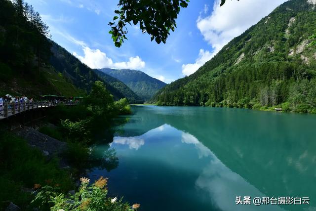 九寨沟：梦幻海子，人间绝色（图）