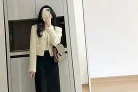 黑色半裙配这4件上衣，时髦又高级图片