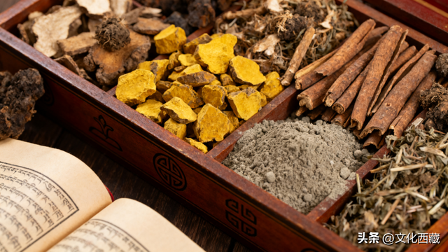 西藏雪山下的温泉爽飞！这才是秋冬泡汤顶配!