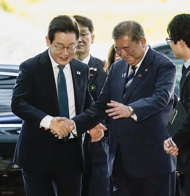 韩国撕掉中美船票，半导体逆袭改写地缘规则？