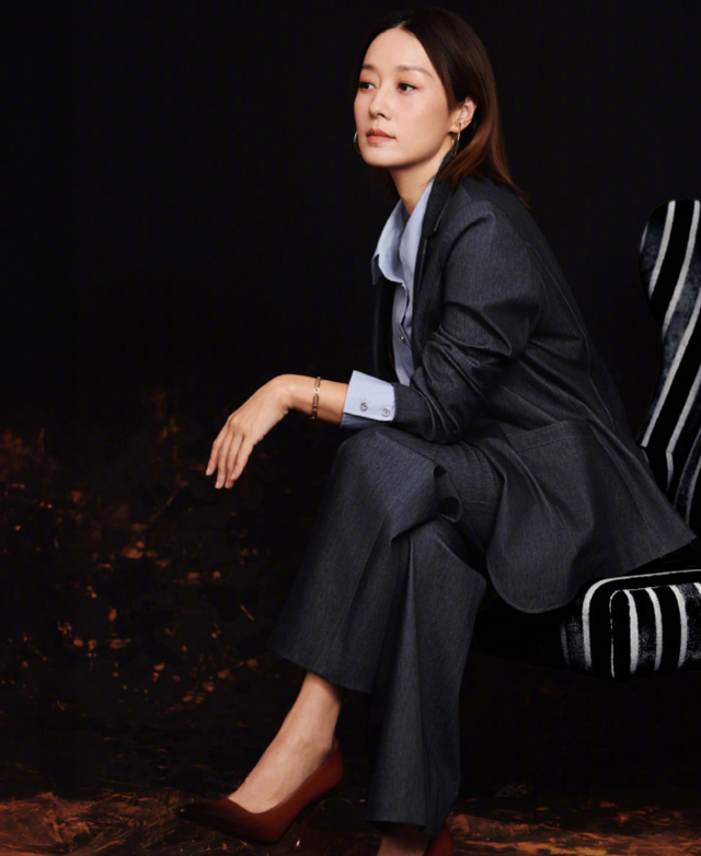 官媒发文，高调官宣49岁马伊琍喜讯，全网恭喜，终于等到这一天