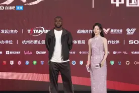 归化热门奥斯卡亲自回应入籍：已经在尾声了，希望在下周完成，争取为中国队尽一份力图片