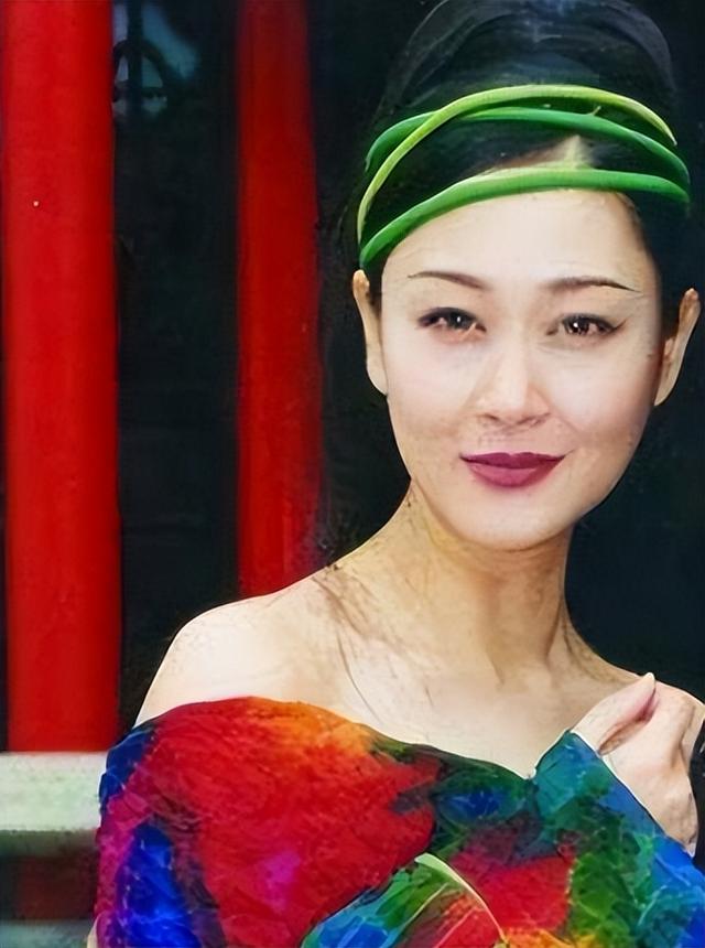 结婚10年被丈夫绿8次！最后出轨蒋勤勤，最终年仅43岁抑郁自杀