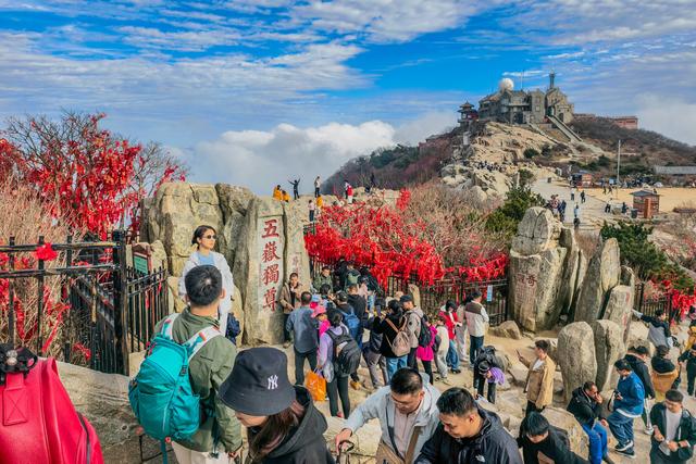 暮秋泰山，用绚烂迎接冬天的到来