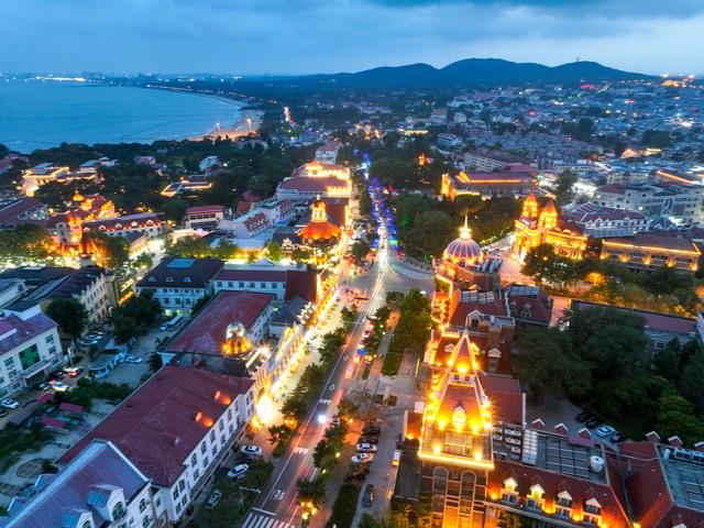 旅游旺季一般是几月份，因时因地而言，关于旅游旺季的多元解读