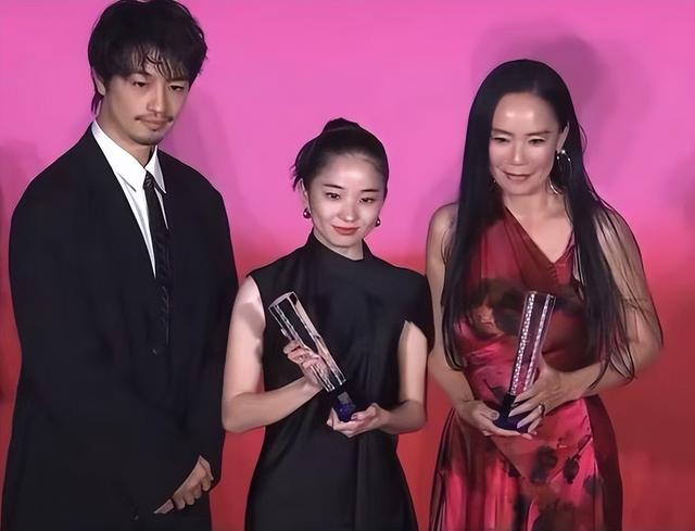 这一次，白百何所谓的“体面”，被王传君撕了个稀碎