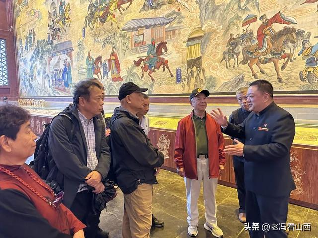 退伍老兵欧阳利尧一行在中国清徐关帝城 共话文化传承与红色基因
