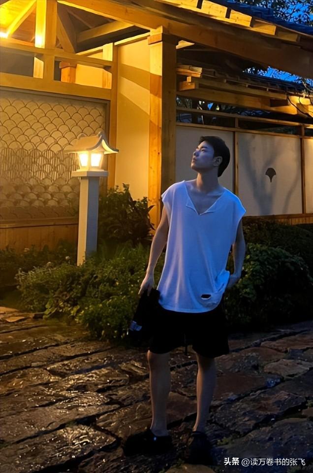 一路走好！继送走大S后	，解晓东因抢救无效去世，曾摔伤重度昏迷