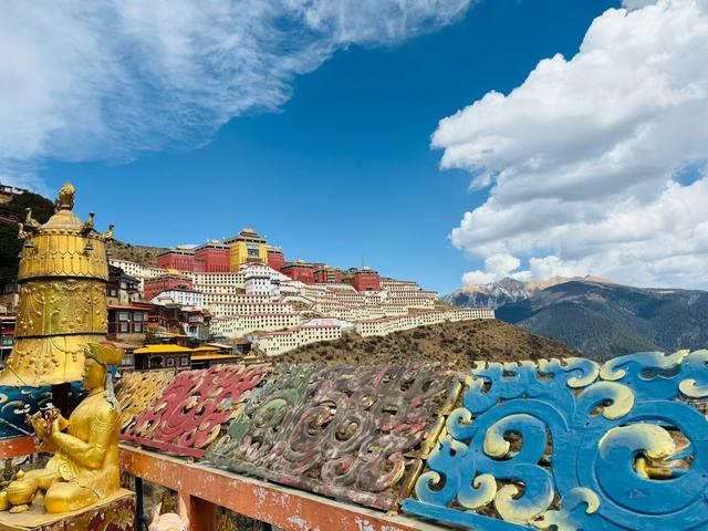 四川白玉县噶陀寺