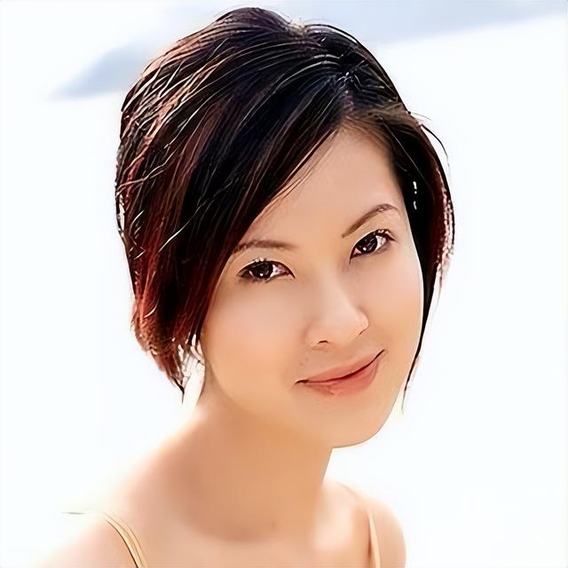 被戴8次绿帽子，后又捉奸在床，这就是我们“玉女”守卫的爱情？