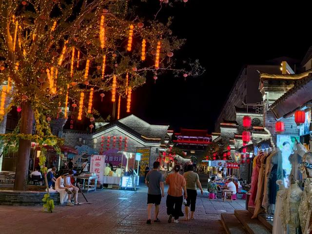 邂逅随州古城：夜色里的烟火与诗