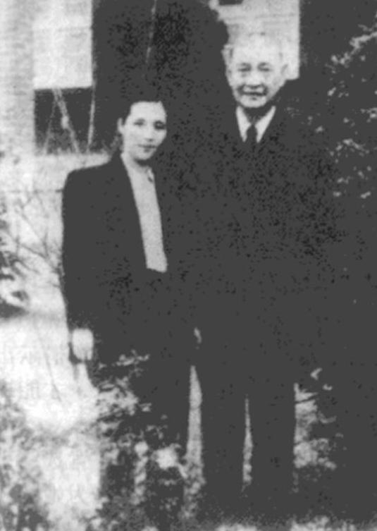 17岁少女嫁给54岁将军，婚后32年16次怀孕，死后葬入八宝山