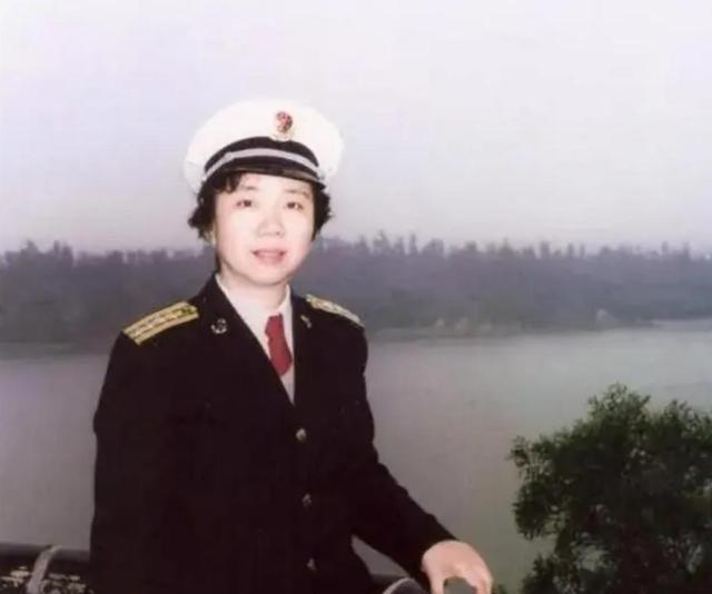 他曾主政过陕西、宁夏两地，女儿是海军少将，享年77岁