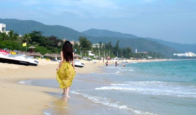 海南省内部差异有多大？一边是沙滩比基尼美女，一边是梯田阿婆