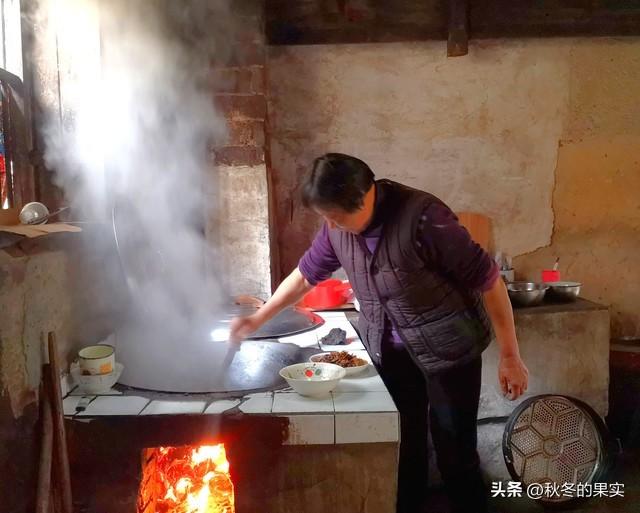 93年我去相亲，对方没有看上我，路上有个阿姨说：我家也有女儿