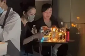 王菲低调现身谢霆锋演唱会，支持男友音乐事业，与陈奕迅陈伟霆同场观看图片