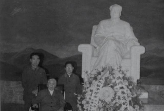 1979年贺子珍当选全国政协委员，向中央提出三个要求，中央：同意