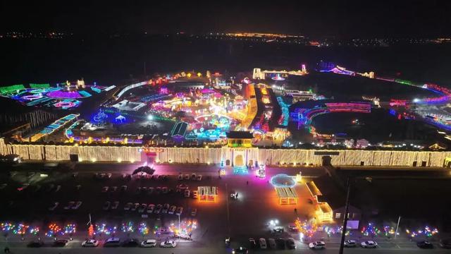 包头这里有跨年烟花秀！