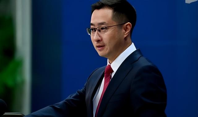 高市早苗紧急搬救兵，中国开始清点在日公民，传递了什么信号？