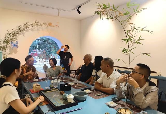 明前龙井浮“书境” 丁丁遇“遇”话古今