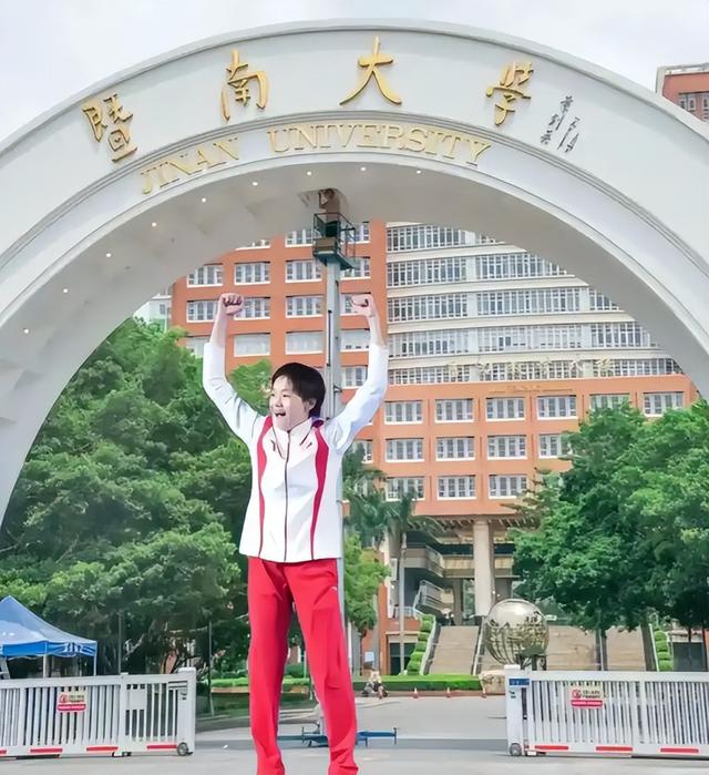 陈若琳问全红婵：大学一个月生活费多少？全红婵的回复显情商