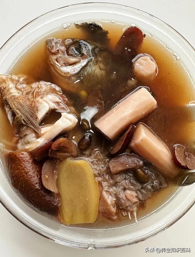 它被誉为“人体清洁工”，隔天吃一次，阴阳双补，头发乌黑浓密
