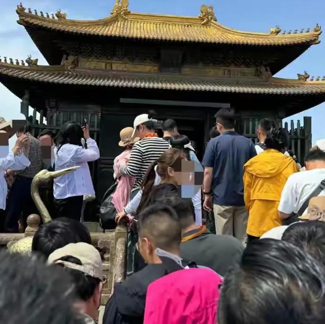 越扒越有！少林寺刚被调查，武当山也上了热搜，一个贪钱一个明抢