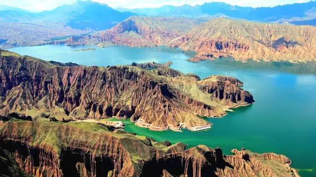 国庆变“劫”期？雁门关景区万人退票现场，谁该为旅游噩梦买单