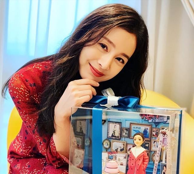 Jisoo意外跌出前五！韩国最美女艺人TOP10,冠军人选被赞实至名归