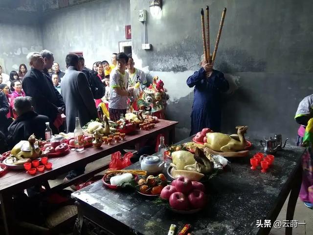 不是迷信！明日腊八节	，建议大家：1不出、2不泡	、3要吃，别大意
