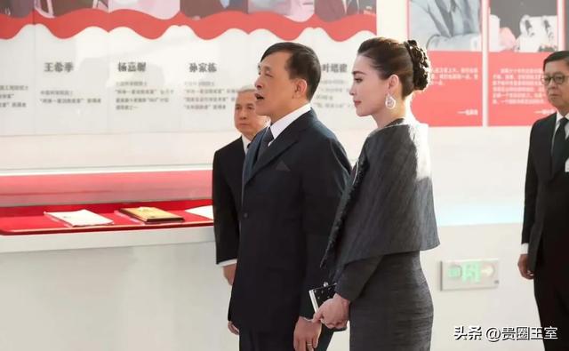 泰王不懂妻美!和苏提达王后参观北京航天城,对其使眼神表情严肃