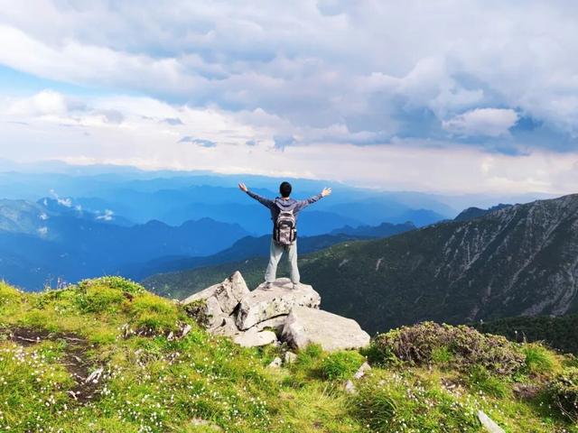 为什么年轻人迷上了爬山？