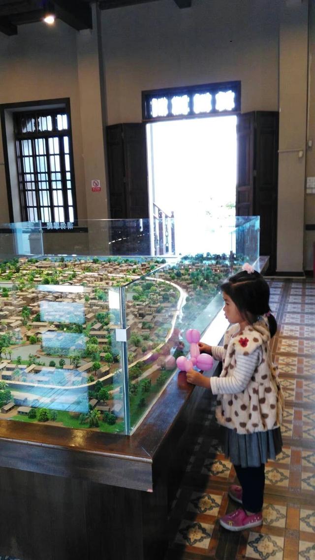带着孙女去旅行（155）海口市骑楼老街