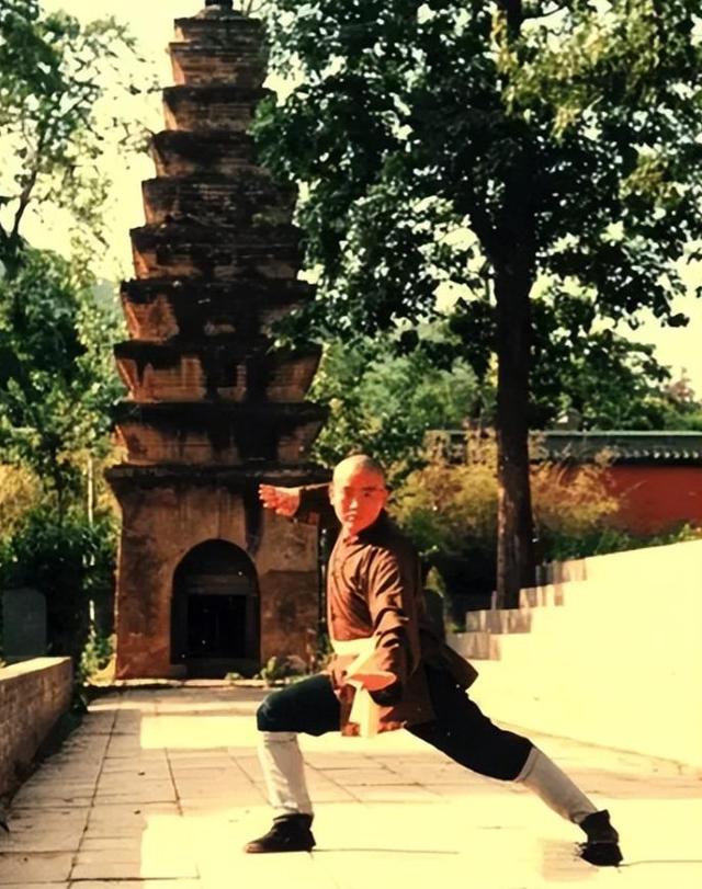 疑点重重！少林寺老方丈绝笔曝光，原来释永信早就被开除过僧籍！