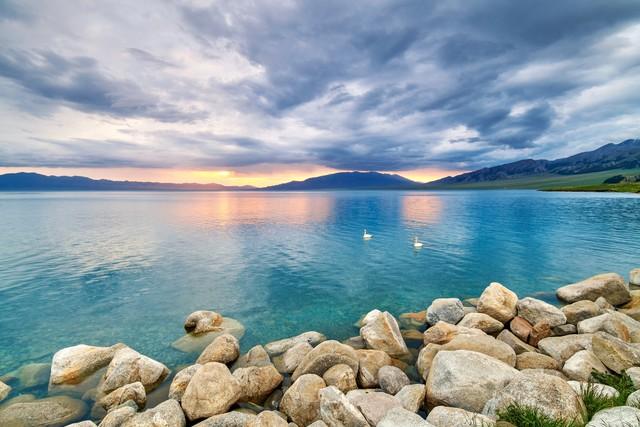 2025新疆旅游爆火！这3个真相劝你出发前看清