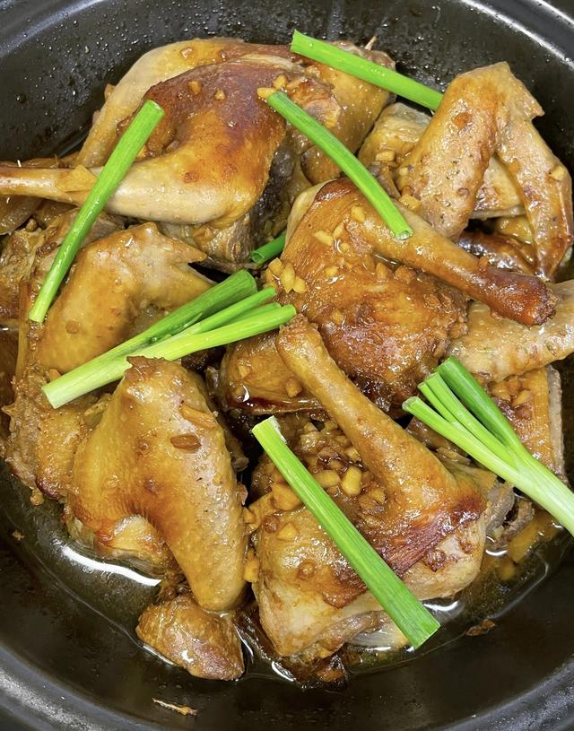 “一鸽顶九鸡”,别总炖鸡汤了,鸽子的4种吃法,健脾养胃补气血