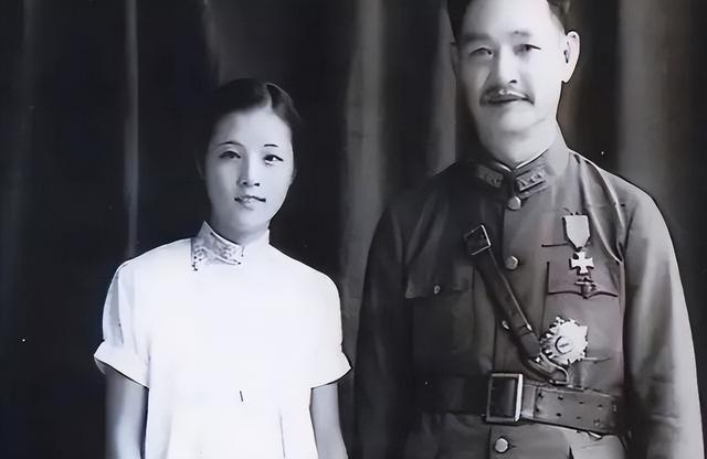 他官至副国级，56岁迎娶17岁娇妻，怀孕了16次，儿子也官至高位