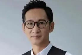 王劲松：19岁考戏剧学院，跑了30年龙套，54岁才红，他经历了啥？图片