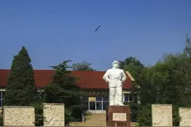 她踏上寻根之旅找寻隐入烟尘的历史图片