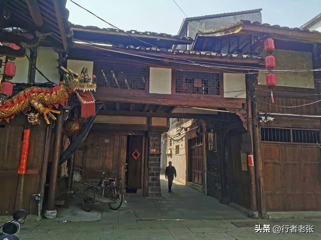福建福安，穆水之阳，一座原汁原味的千年古镇，百年古树群最美