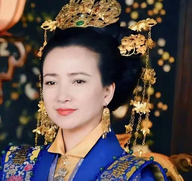 何晴生前最后露面照：开颅手术一年	，变化大到不敢认！